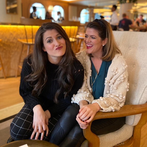 Meet your Poshers, Stephanie and Dana - Picture 4 of 9